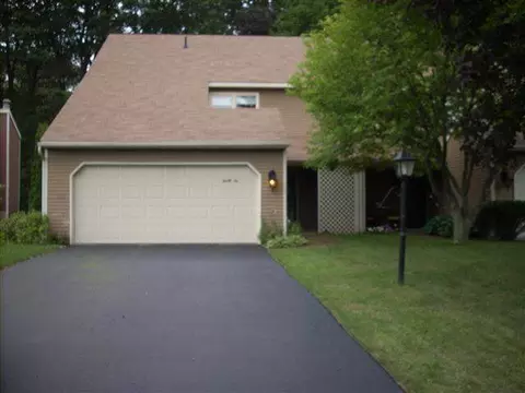 32 Commonwealth Dr, Glenmont, NY 12077 photo 1