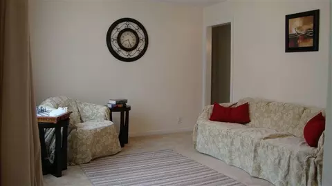 21 Michael Dr, Schenectady, NY 12303 photo 5