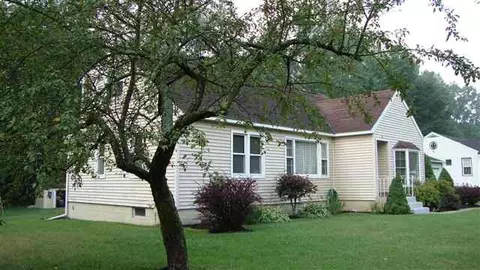 21 Michael Dr, Schenectady, NY 12303 photo 1