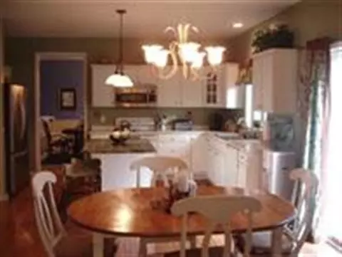 79 Egmont Ct, Delmar, NY 12054 photo 3