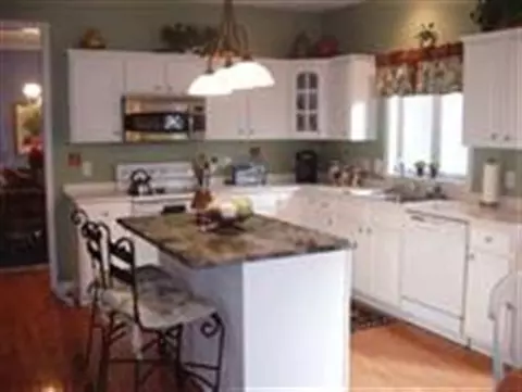 79 Egmont Ct, Delmar, NY 12054 photo 2