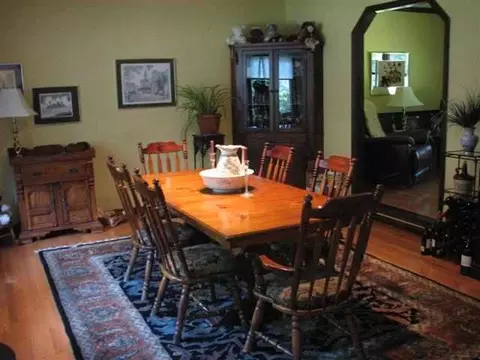 27 Catherine St, Delmar, NY 12054 photo 3