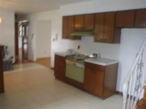1215 Hendrickson Ave, Schenectady, NY 12309 photo 7
