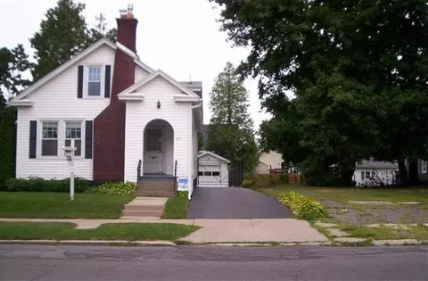 877 Dean St, Schenectady, NY 12309 photo 2