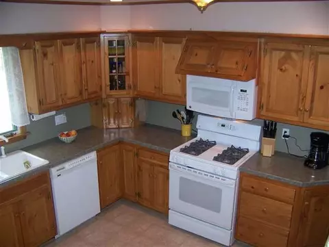 1175 Hendrickson Ave, Schenectady, NY 12309 photo 3