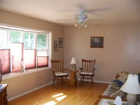 1175 Hendrickson Ave, Schenectady, NY 12309 photo 2