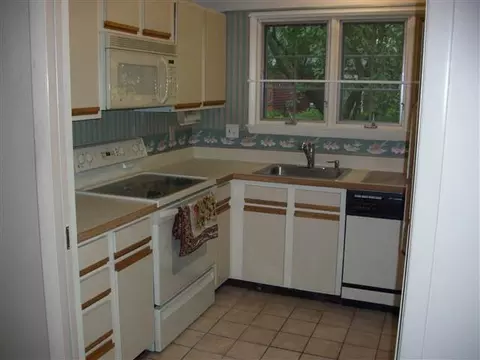 20 Spruce Ct, Delmar, NY 12054 photo 4