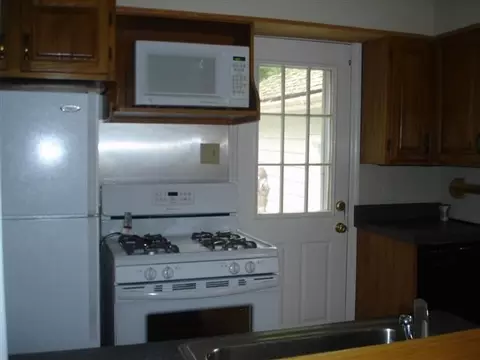 8 Hawthorne Ave, Delmar, NY 12054 photo 2