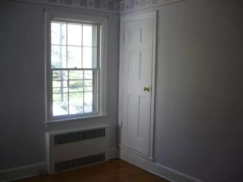 8 Hawthorne Ave, Delmar, NY 12054 photo 3