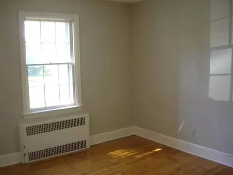 8 Hawthorne Ave, Delmar, NY 12054 photo 4