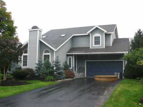6 Oakleaf Dr, Halfmoon, NY 12065 photo 1