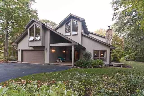 77 Tabor Rd, Halfmoon, NY 12118 photo 1