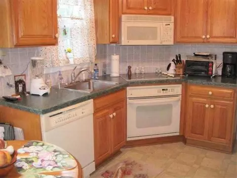 1173 Mcclellan St, Schenectady, NY 12309 photo 5