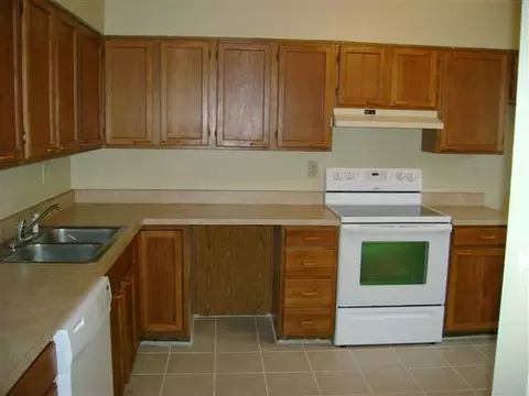 416 Chiswell Rd, Schenectady, NY 12304 photo 2