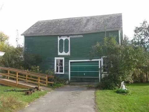 18 Sheridan St, Argyle, NY 12809 photo 2