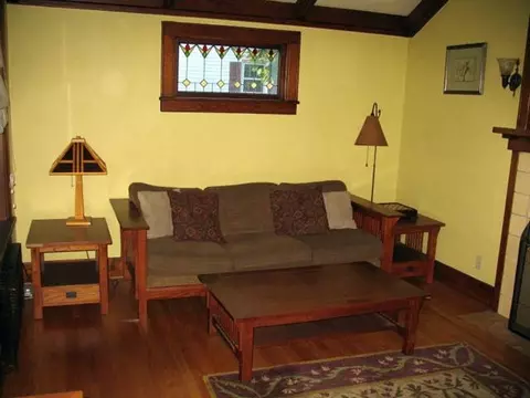 5 Delmar Pl, Delmar, NY 12054 photo 2