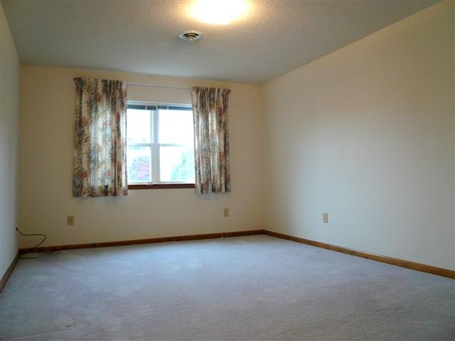 608 Cambridge Manor Dr, Schenectady, NY 12302 photo 7