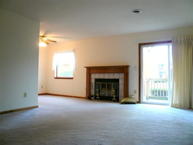 608 Cambridge Manor Dr, Schenectady, NY 12302 photo 3