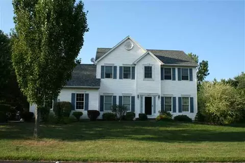 601 Vanderlyn Ln, Slingerlands, NY 12159 photo 1