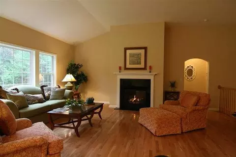 11 Sheldon Dr, Halfmoon, NY 12118 photo 4