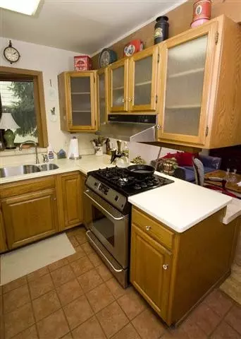 1211 Oxford Pl, Schenectady, NY 12308 photo 6