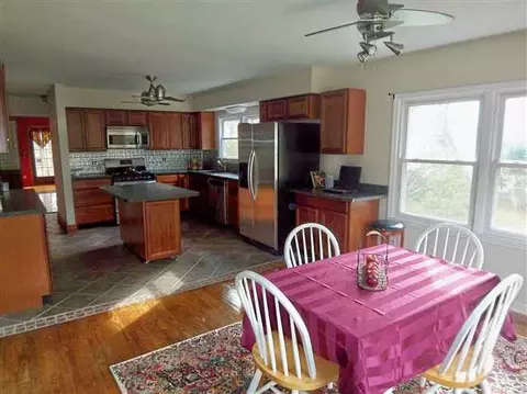 24 Fairway Ave, Delmar, NY 12054 photo 4