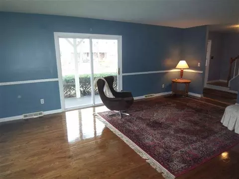 24 Fairway Ave, Delmar, NY 12054 photo 2