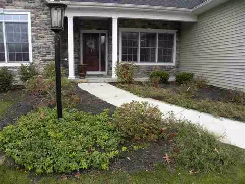 21 Wesley Ct, Halfmoon, NY 12188 photo 11