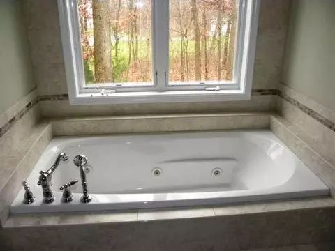 21 Wesley Ct, Halfmoon, NY 12188 photo 9