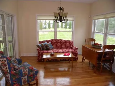21 Wesley Ct, Halfmoon, NY 12188 photo 6