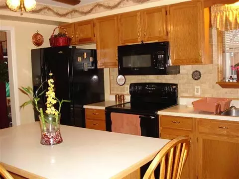 195 Marriott Ave, Schenectady, NY 12304 photo 2