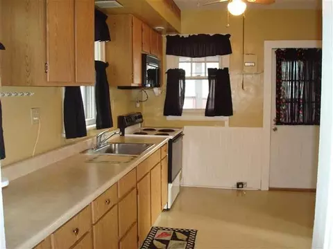 445 Arthur St, Schenectady, NY 12306 photo 7