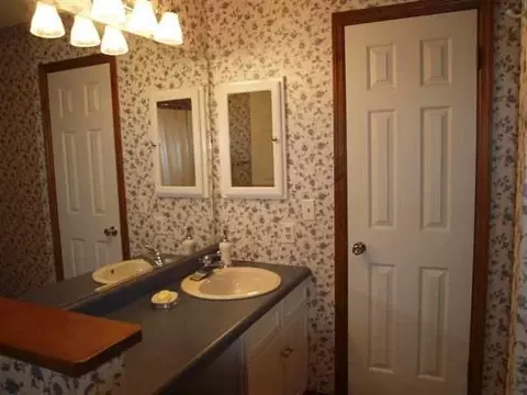 110 Garnett Ln, Guilderland, NY 12084 photo 6