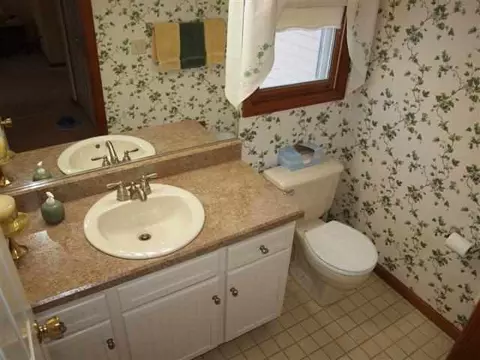 110 Garnett Ln, Guilderland, NY 12084 photo 9
