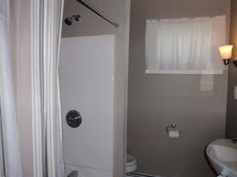 70 Laurel Ave, Schenectady, NY 12304 photo 9