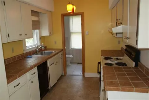 74 Ormond St, Albany, NY 12203 photo 2