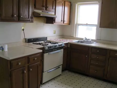 1859 Becker St, Schenectady, NY 12304 photo 5