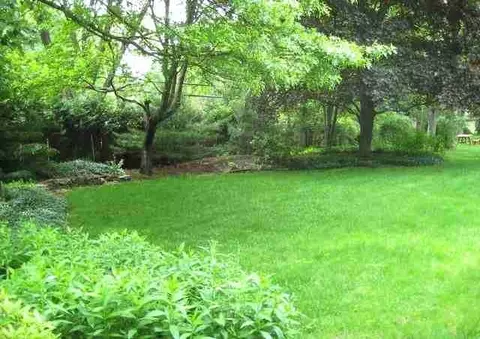 16 E Bayberry Rd, Glenmont, NY 12077 photo 3