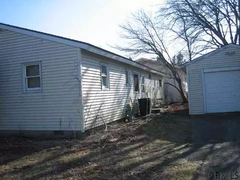 403 Clayton Rd, Schenectady, NY 12304 photo 3