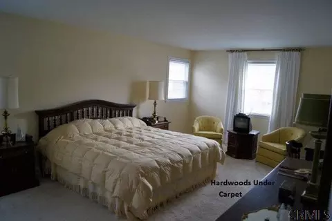 103 Dumbarton Dr, Delmar, NY 12054 photo 8