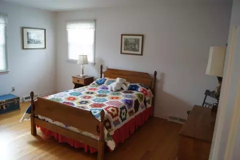 103 Dumbarton Dr, Delmar, NY 12054 photo 9