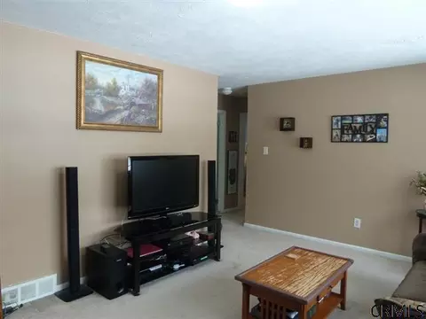 3805 Becker St, Schenectady, NY 12304 photo 3