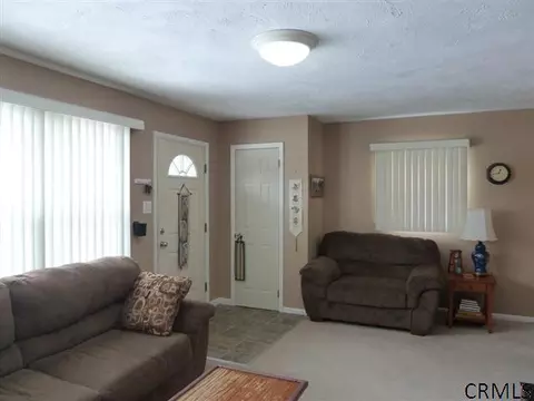 3805 Becker St, Schenectady, NY 12304 photo 2