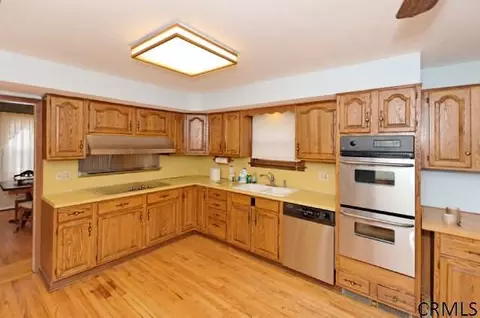 1150 Phoenix Ave, Schenectady, NY 12308 photo 3
