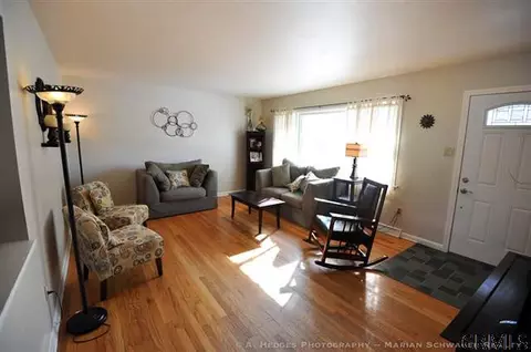 548 Huron Rd, Delmar, NY 12054 photo 2