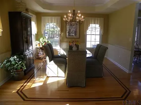 14 Park Edge Ln, Delmar, NY 12054 photo 4