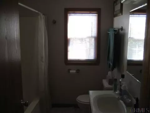 1260 Mcclellan St, Schenectady, NY 12308 photo 9