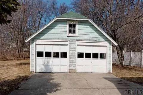 1069 Regent St, Schenectady, NY 12309 photo 2