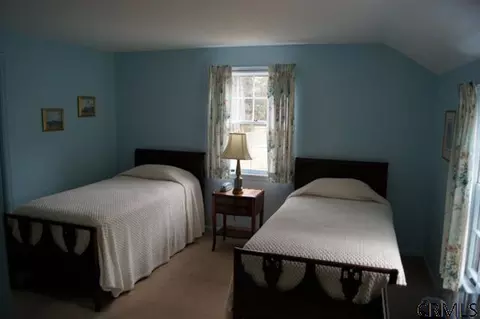 6 Concord Rd, Glenmont, NY 12077 photo 9