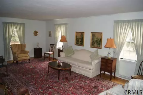 6 Concord Rd, Glenmont, NY 12077 photo 4
